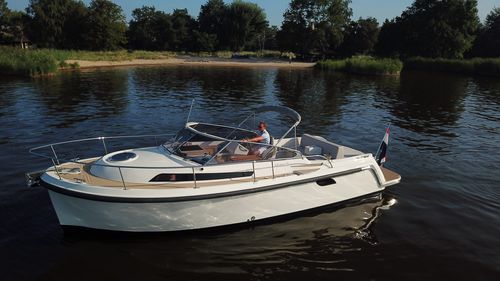 Vedette in-bord - Intender 950 - Interboat - diesel / open / à console centrale