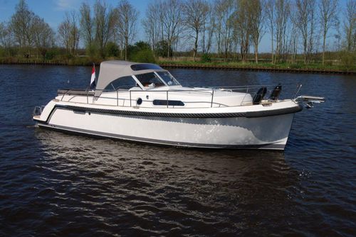 Vedette in-bord - Intercruiser 32 - Interboat - open / à console centrale / avec cabine