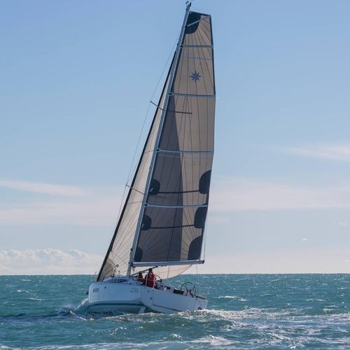 Voilier de croisière - SUN ODYSSEY 380 - Jeanneau - Sailboats - 3 cabines / 2 cabines / 6 couchages