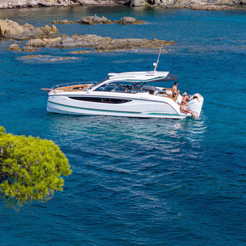 Cabin-cruiser catamaran - TH38 - Jeanneau - Motorboats - hors-bord / essence / bimoteur