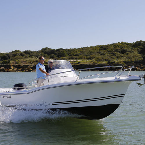 Coque open hors-bord - 210 CC Origin - White-shark - à console centrale / max. 7 personnes / bain de soleil