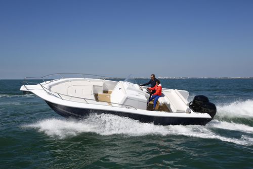 Coque open hors-bord - 300 CC Origin - White-shark - bimoteur / à console centrale / max. 7 personnes