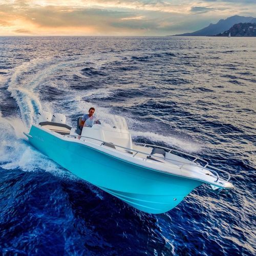 Coque open hors-bord - 280 CC Evo - White-shark - bimoteur / à console centrale / bain de soleil
