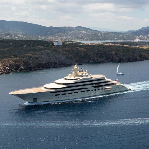 Mega-yacht de croisière - DILBAR - Lurssen Yachts - traditionnel / raised pilothouse / avec héliport