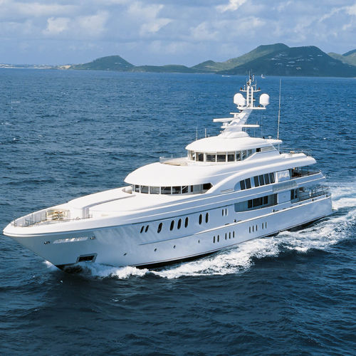 Méga-yacht de luxe de croisière - PODIUM - Lurssen Yachts - raised pilothouse / coque à déplacement