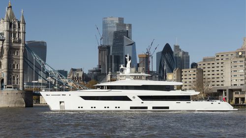 Mega-yacht de croisière - MOON SAND - Lurssen Yachts - traditionnel / raised pilothouse