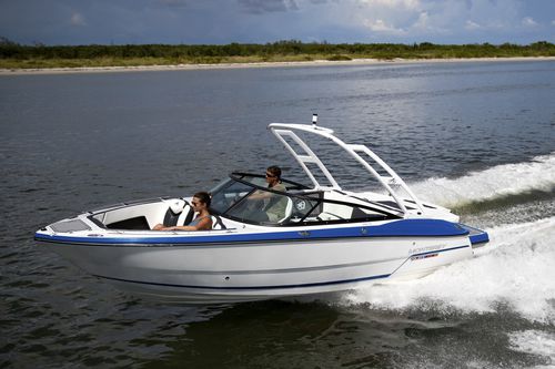 Runabout in-bord - 218SS - Monterey Boats - à double console / bow-rider / open