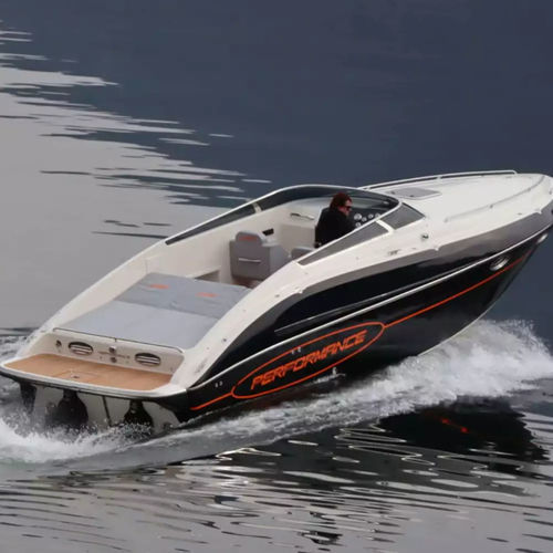 Cabin-cruiser in-bord - 901 - Performance Marine - bimoteur / open / à double console
