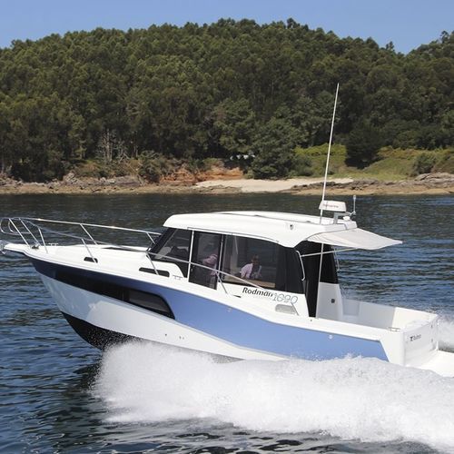 Vedette in-bord - 1090 Evolution - Rodman - bimoteur / hard-top / max. 10 personnes