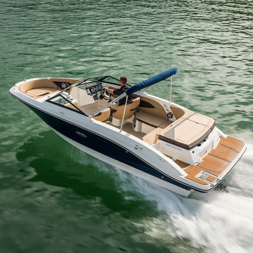 Runabout in-bord - SPX 210 - Sea Ray - à double console / bow-rider / open