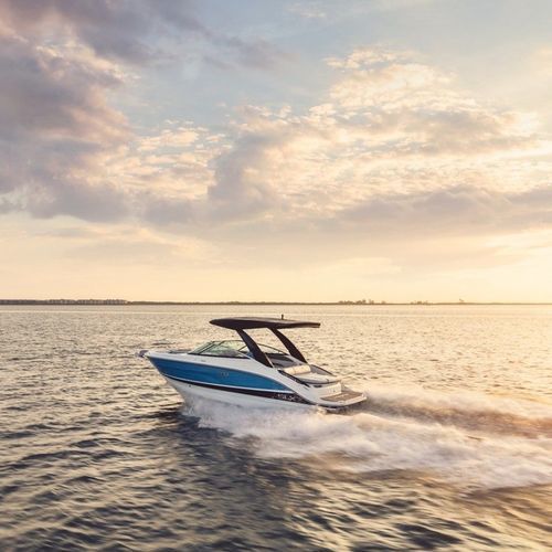 Runabout in-bord - SLX 260 - Sea Ray - à double console / bow-rider / open