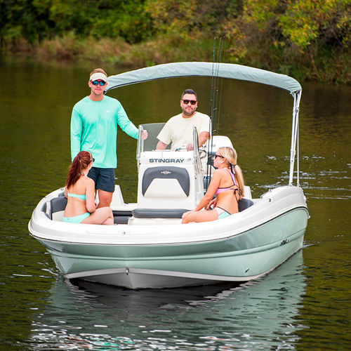 Deck-boat hors-bord - 206CC - Stingray Boats - de ski nautique / de pêche sportive / max. 9 personnes