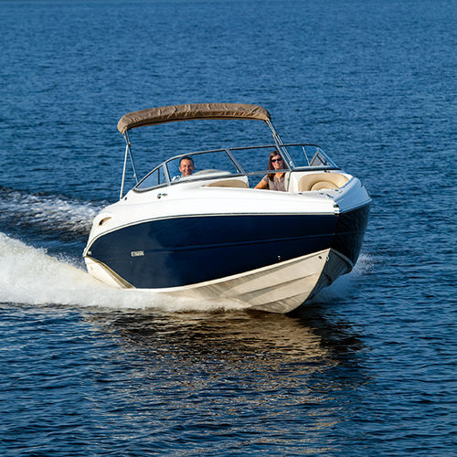 Runabout in-bord - 250LR - Stingray Boats - à double console / bow-rider / de ski nautique