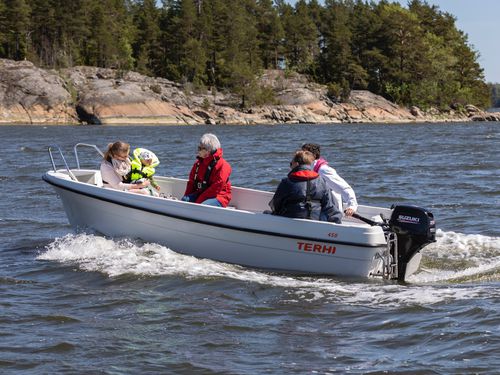 Barque hors-bord - 450 - Terhi Oy - open / de pêche sportive / max. 5 personnes