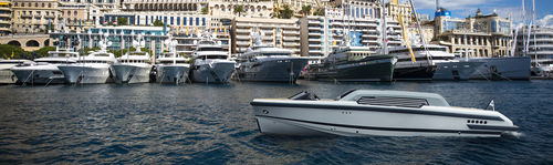 Runabout in-bord - Luxury  - Windy - à double console / open / avec cabine