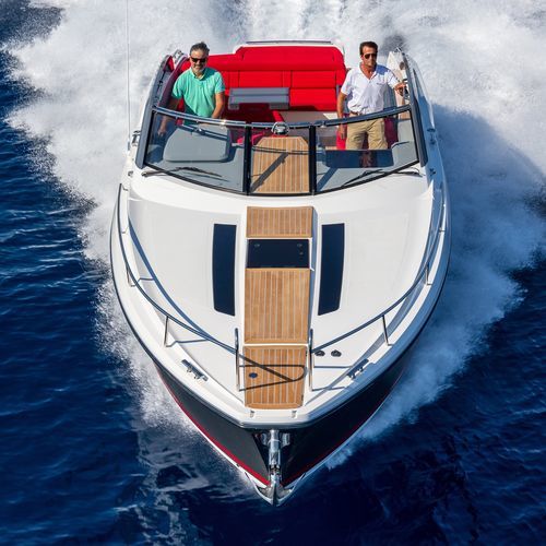 Vedette in-bord - 37 Shamal - Windy - open / à double console / 2 cabines