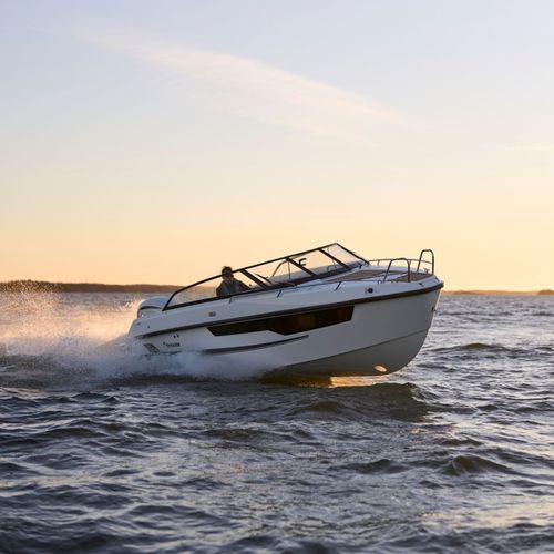 Cabin-cruiser hors-bord - 67 DC - Yamarin - open / à double console / max. 8 personnes