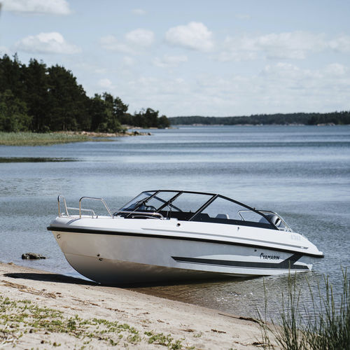 Runabout hors-bord - 59 BR - Yamarin - à double console / bow-rider / open
