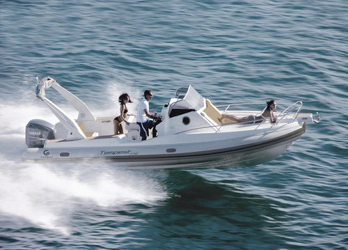 Bateau pneumatique hors-bord - TEMPEST 770 WA - Capelli - semi-rigide / à console centrale / open