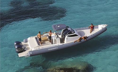 Bateau pneumatique hors-bord - TEMPEST 38 - Capelli - bimoteur / semi-rigide / à console centrale