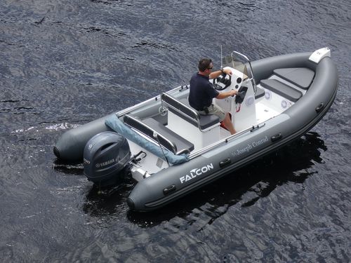 Bateau pneumatique hors-bord - 520  - Falcon Inflatables - bimoteur / RHIB / à console centrale