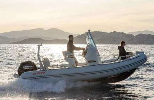 Bateau pneumatique hors-bord - 5.5 GULFSTREAM  - ZODIAC - semi-rigide / open / à console latérale