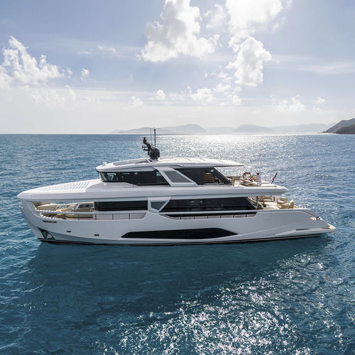 Motor-yacht de croisière - INFYNITO 90  - Ferretti Yachts - explorer / avec timonerie / 4 cabines