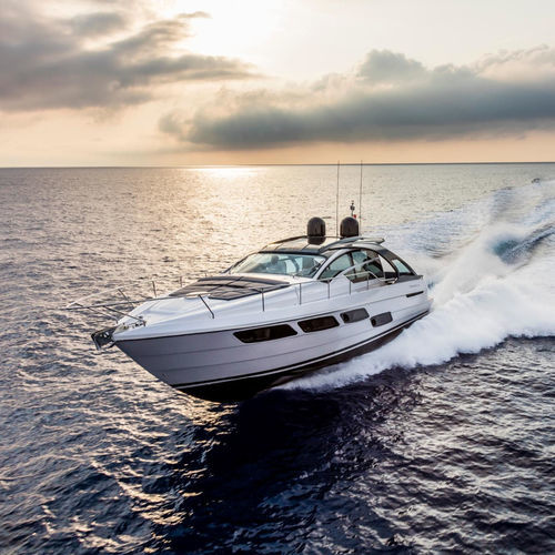 Motor-yacht rapide - 5X - Pershing - hard-top / IPS / 2 cabines