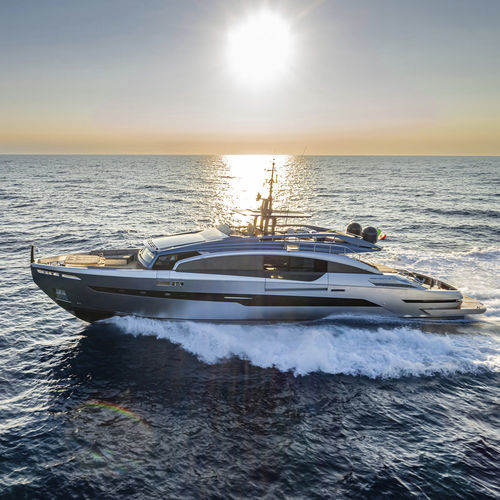 Super-yacht de croisière - GTX116 - Pershing - à fly / V-drive / 5 cabines