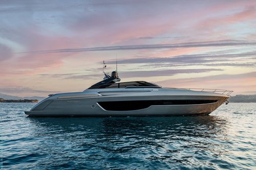 Motor-yacht de croisière - 76' BAHAMAS SUPER - Riva - open / à double console / V-drive