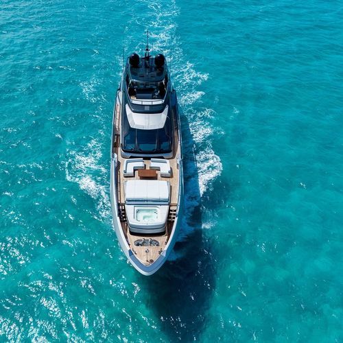 Super-yacht de croisière - 130' BELLISSIMA - Riva - à fly / 5 cabines / PRV