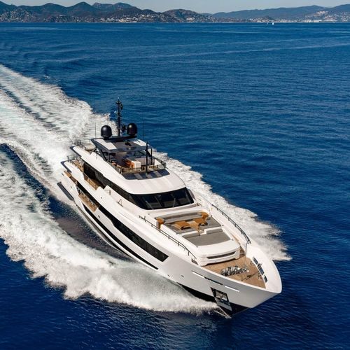 Super-yacht de croisière - 140' - Custom Line Yacht - raised pilothouse / 5 cabines / coque planante