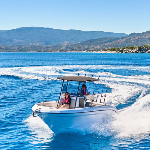 Coque open à console centrale - Interceptor 222 - Ranieri International - de pêche / max. 8 personnes / bain de soleil