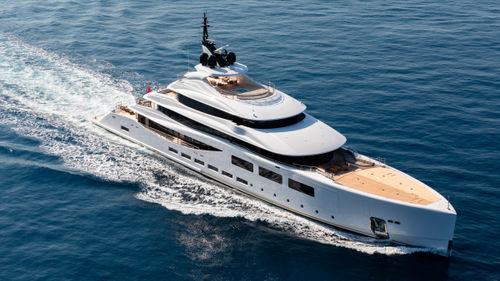 Mega-yacht de croisière - ALFA - Benetti - raised pilothouse / 7 cabines / à étrave verticale