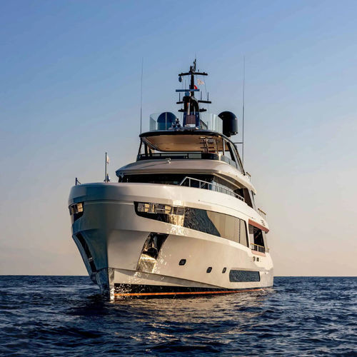 Super-yacht de croisière - Motopanfilo 37M - Benetti - raised pilothouse / 5 cabines / 10 couchages