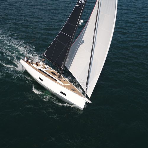 Voilier de croisière rapide - 44 - Solaris Yachts srl - de course / 3 cabines / bout-dehors