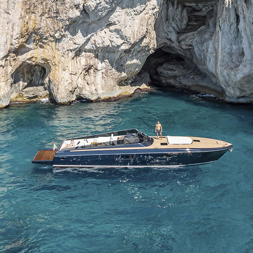 Motor-yacht traditionnel - 62RS - Itama - open / ligne d'arbre / 3 cabines