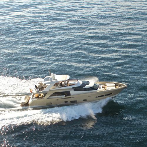 Motor-yacht de croisière - 2600 - Couach - à fly / ligne d'arbre / 4 cabines