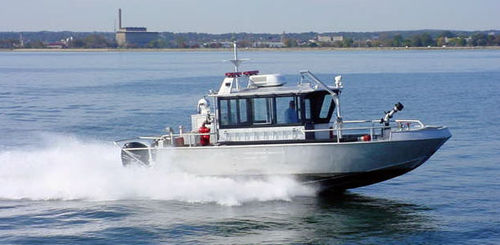 Bateau pompier - 9 M - Derecktor - hors-bord