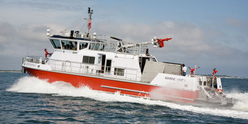 Bateau pompier - 20 M - Derecktor - in-bord hydrojet / en aluminium