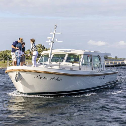 Vedette in-bord - Grand Sturdy 45.0 Sedan - Linssen Yachts B.V. - diesel / bimoteur / hard-top
