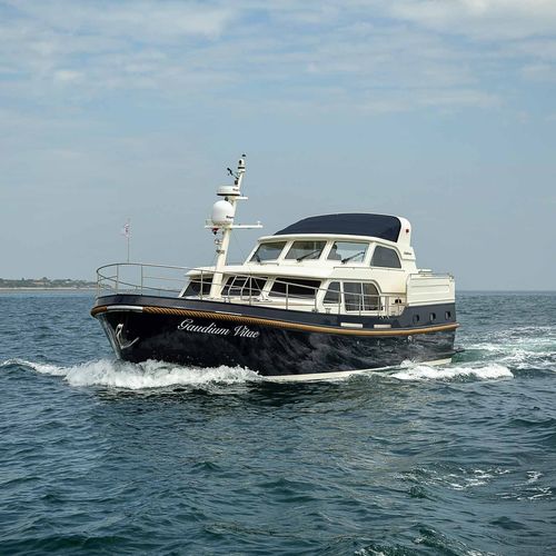 Motor-yacht de croisière - 500 AC Variotop® - Linssen Yachts B.V. - à fly fermé / 3 cabines / en acier