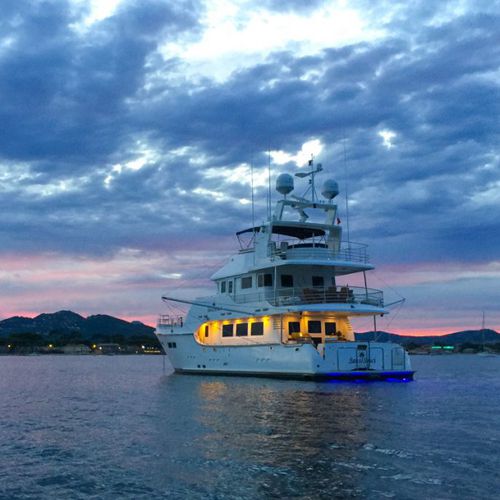 Motor-yacht de croisière - 68 - Nordhavn - trawler / à fly / raised pilothouse