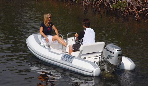 Bateau pneumatique hors-bord - Deluxe Series 335  - Novurania - semi-rigide / open / à console latérale