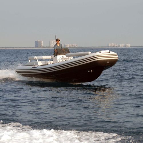 Bateau pneumatique stern-drive - Launch Series 600 - Novurania - diesel / semi-rigide / open