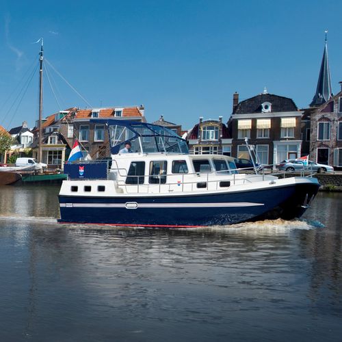 Cabin-cruiser in-bord - Marin 30 - Pedro-Boat - hard-top / à fly / fluvial