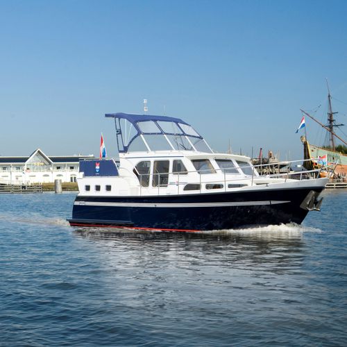 Vedette in-bord - Skiron 35 - Pedro-Boat - diesel / à fly / soft-top