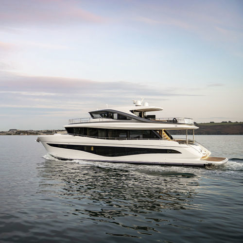 Motor-yacht de croisière - X80 - Princess - classique / à fly / 4 cabines