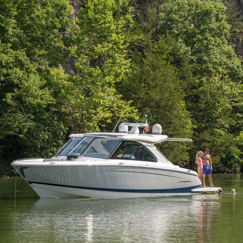 Vedette in-bord - LS36 - Regal - bimoteur / à double console / bow-rider