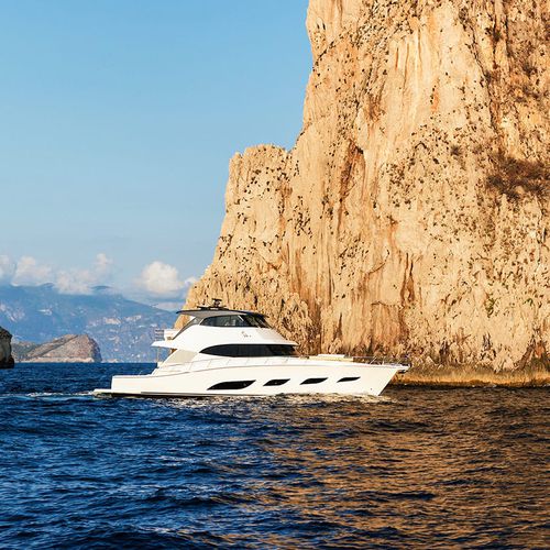Motor-yacht de croisière - 68  - Riviera - de sport / offshore / à fly fermé